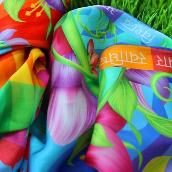 Pure silk square scarf floral wrap "Chakras" - chakra symbols - Picture 3 of 9